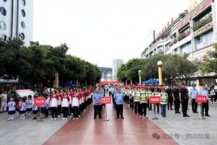 西媒：拜仁希望哈维-阿隆索未来能接替图赫尔，成为球队主帅